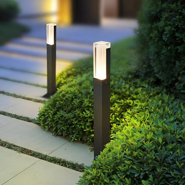 LuxeGlow Garden Light - Illuminate Your Garden with Luxury