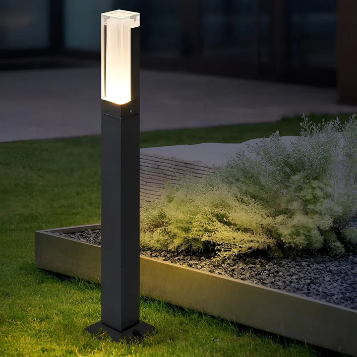 LuxeGlow Garden Light - Illuminate Your Garden with Luxury